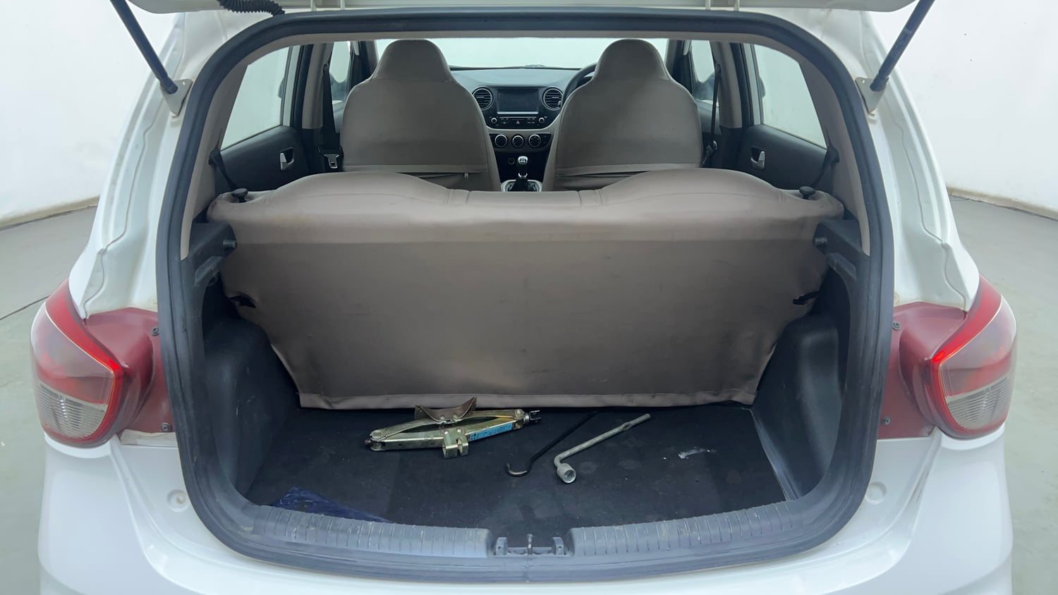 Used 2017 Hyundai Grand i10 Sportz (O) 1.2 Kappa VTVT Petrol Manual interior DICKY INSIDE VIEW