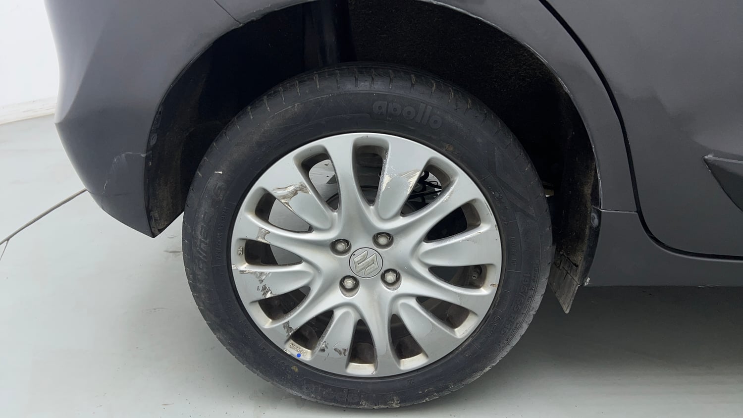 Used 2018 Maruti Suzuki Baleno Zeta 1.2 Petrol Manual tyres RIGHT REAR TYRE RIM VIEW