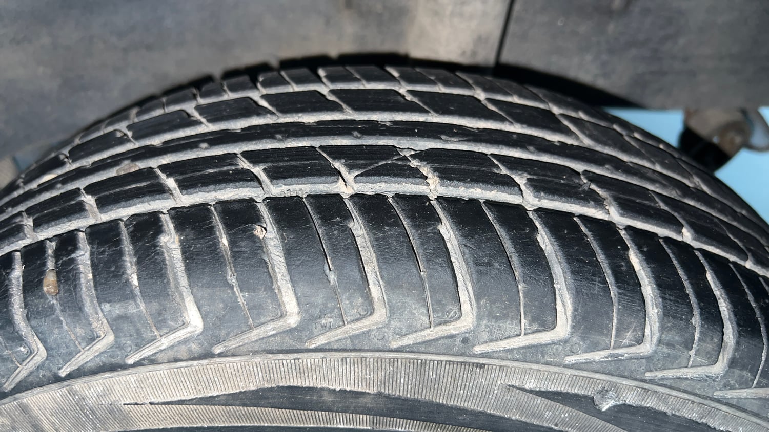Used 2018 Renault Kwid 1.0 RXL Petrol Manual tyres LEFT REAR TYRE TREAD VIEW