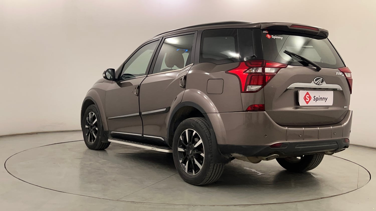 Used 2021 Mahindra XUV500 W11 Diesel Manual exterior LEFT REAR CORNER VIEW
