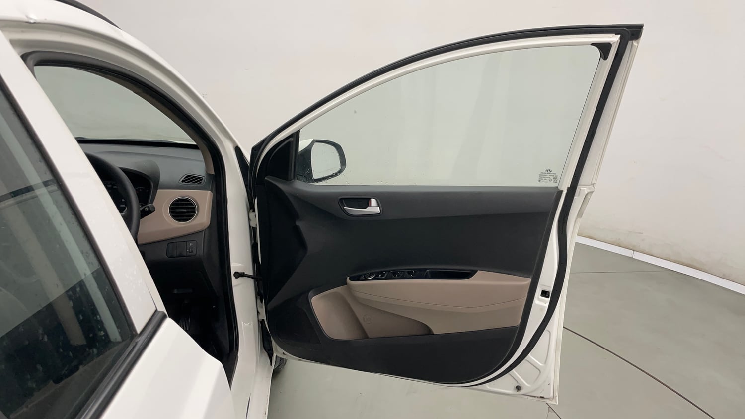 Used 2017 Hyundai Grand i10 Sportz (O) 1.2 Kappa VTVT Petrol Manual interior RIGHT FRONT DOOR OPEN VIEW