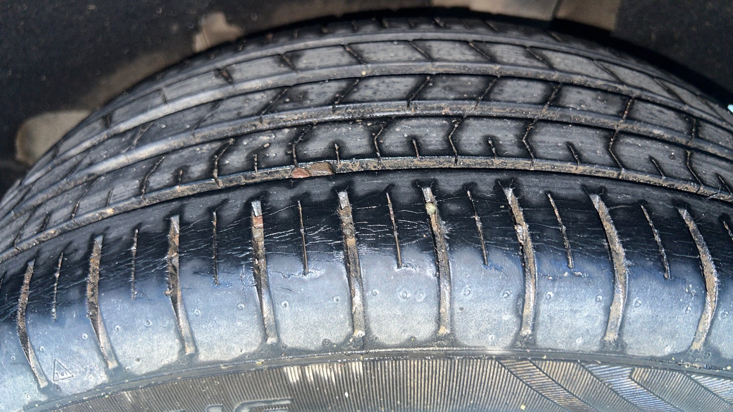Used 2017 Maruti Suzuki Baleno Zeta 1.3 Diesel Manual tyres LEFT REAR TYRE TREAD VIEW