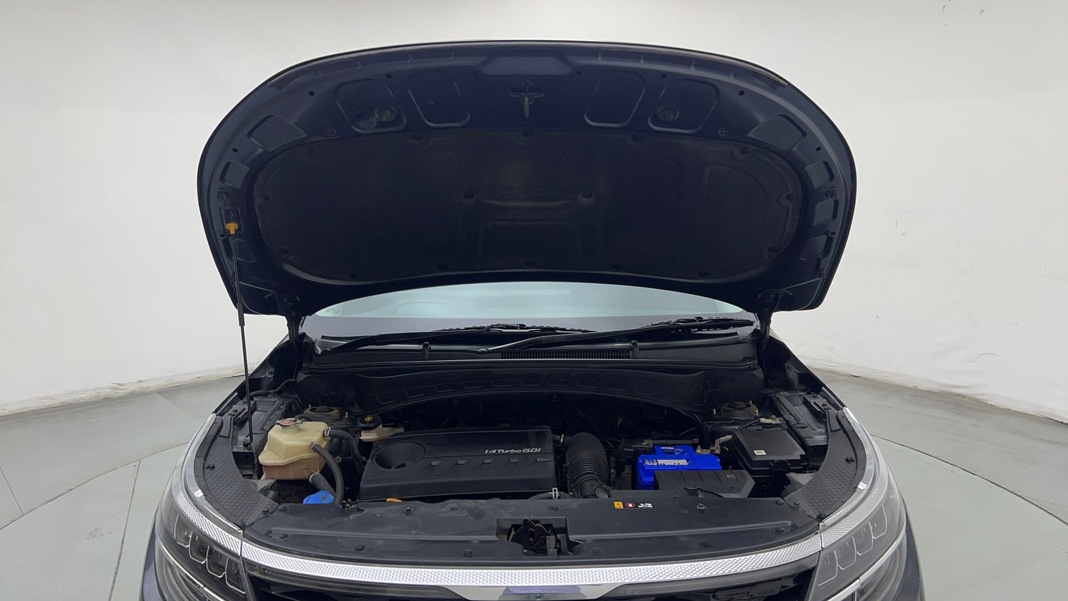 Used 2023 Kia Seltos GTX Plus 1.4 DCT Petrol Automatic engine ENGINE & BONNET OPEN FRONT VIEW