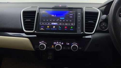 Used 2022 Honda City V CVT Petrol Petrol Automatic interior MUSIC SYSTEM & AC CONTROL VIEW