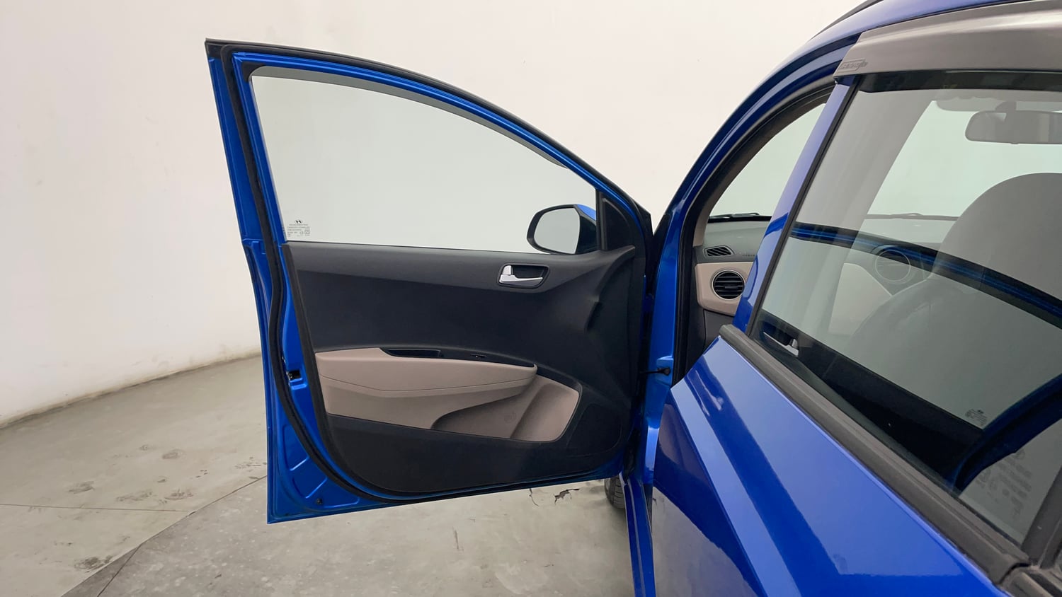 Used 2019 Hyundai Grand i10 Sportz AT 1.2 Kappa VTVT Petrol Automatic interior LEFT FRONT DOOR OPEN VIEW