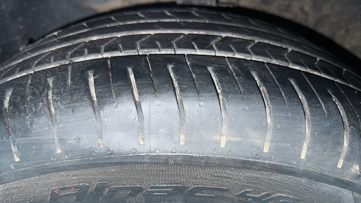 Used 2024 Hyundai Verna SX 1.5 Petrol MT Petrol Manual tyres LEFT FRONT TYRE TREAD VIEW