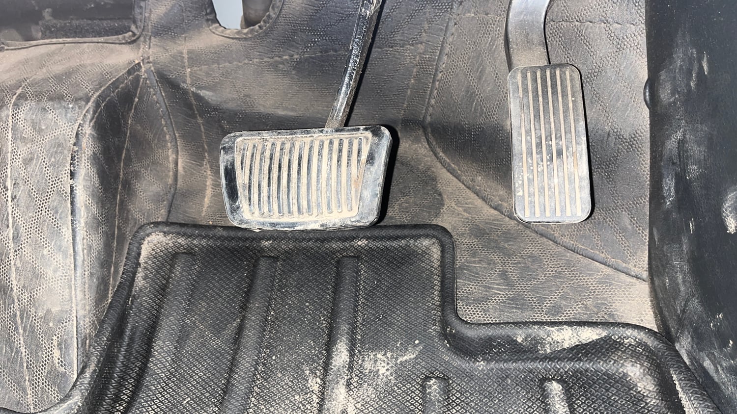 Used 2023 Kia Seltos HTX 1.5 Diesel AT Diesel Automatic interior PEDALS VIEW