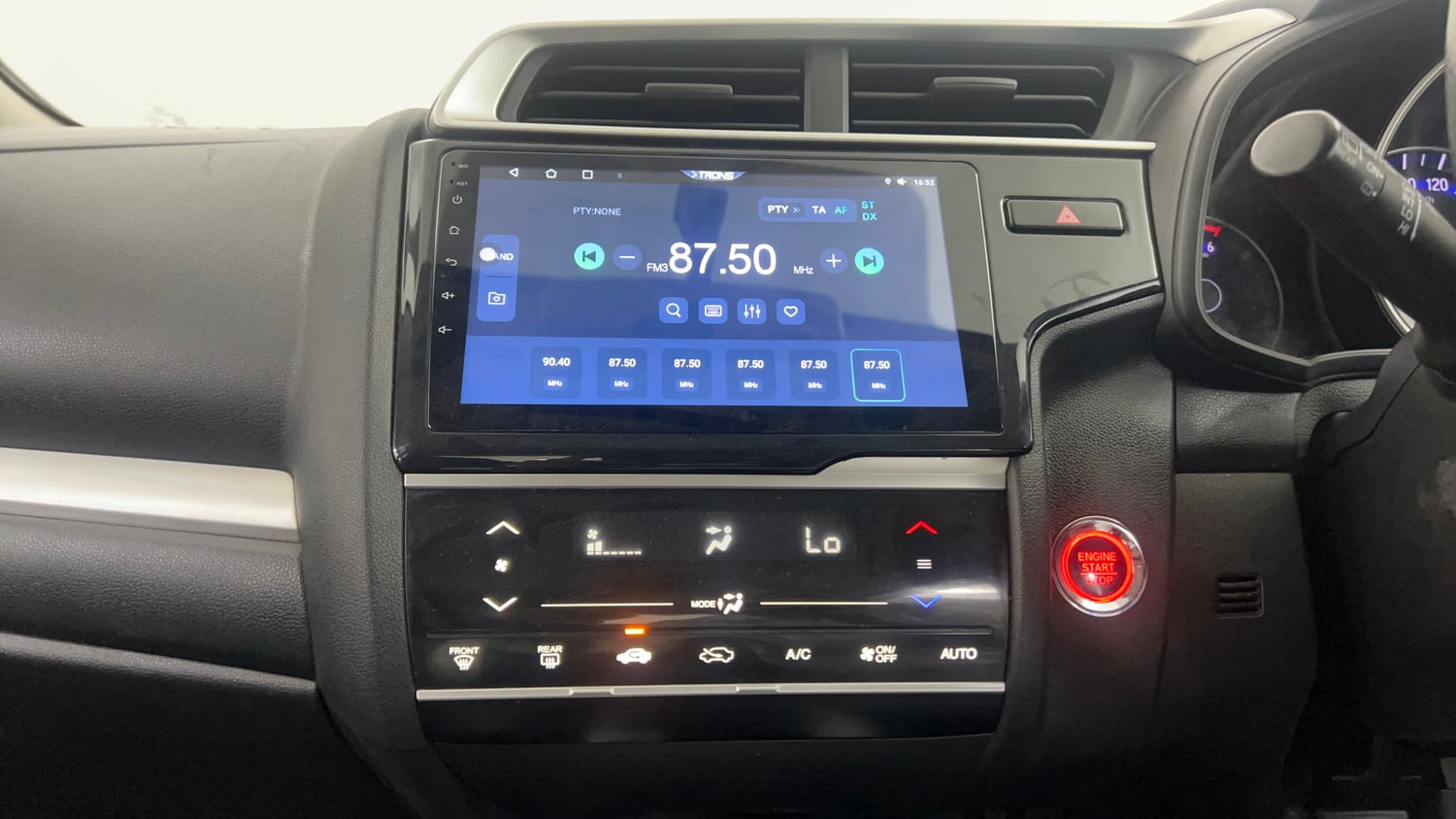 Used 2019 Honda WR-V VX MT Diesel Diesel Manual interior MUSIC SYSTEM & AC CONTROL VIEW