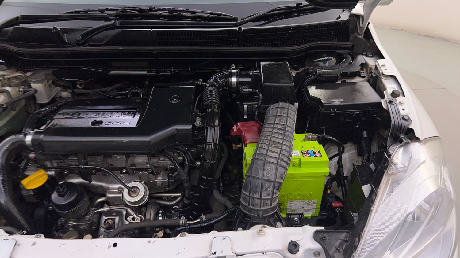 Used 2016 Maruti Suzuki S-Cross Zeta 1.3 Diesel Manual engine ENGINE LEFT SIDE HINGE & APRON VIEW