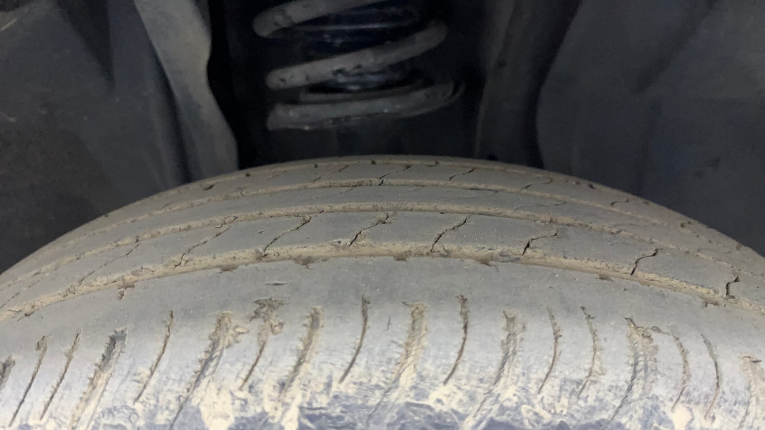 Used 2024 Nissan Magnite XV Premium (O)Turbo CVT Petrol Automatic tyres RIGHT FRONT TYRE TREAD VIEW