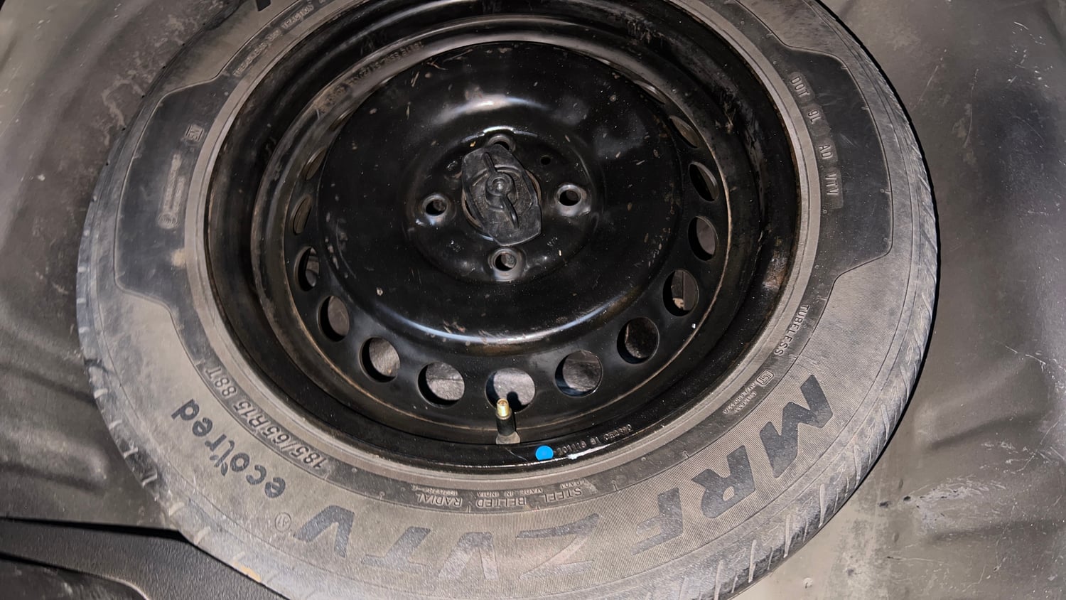 Used 2018 Maruti Suzuki Baleno Delta 1.2 Petrol Manual tyres SPARE TYRE VIEW