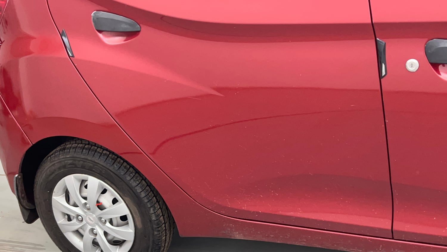 Used 2013 Hyundai Eon D-Lite + Petrol Manual dents MINOR SCRATCH