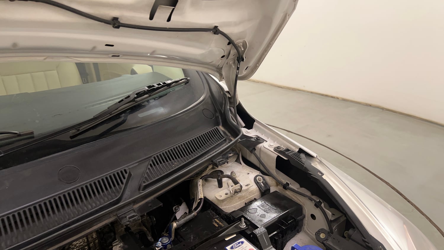 Used 2016 Ford Figo Aspire Titanium 1.2 Ti-VCT Petrol Manual engine ENGINE LEFT SIDE HINGE & APRON VIEW