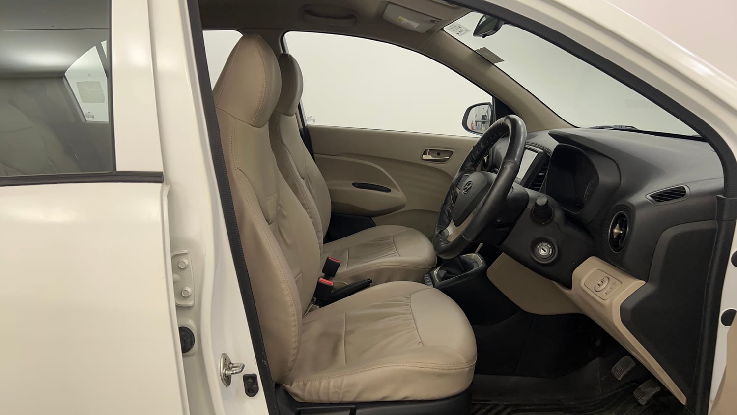 Used 2018 Hyundai Santro Asta Petrol Manual interior RIGHT SIDE FRONT DOOR CABIN VIEW