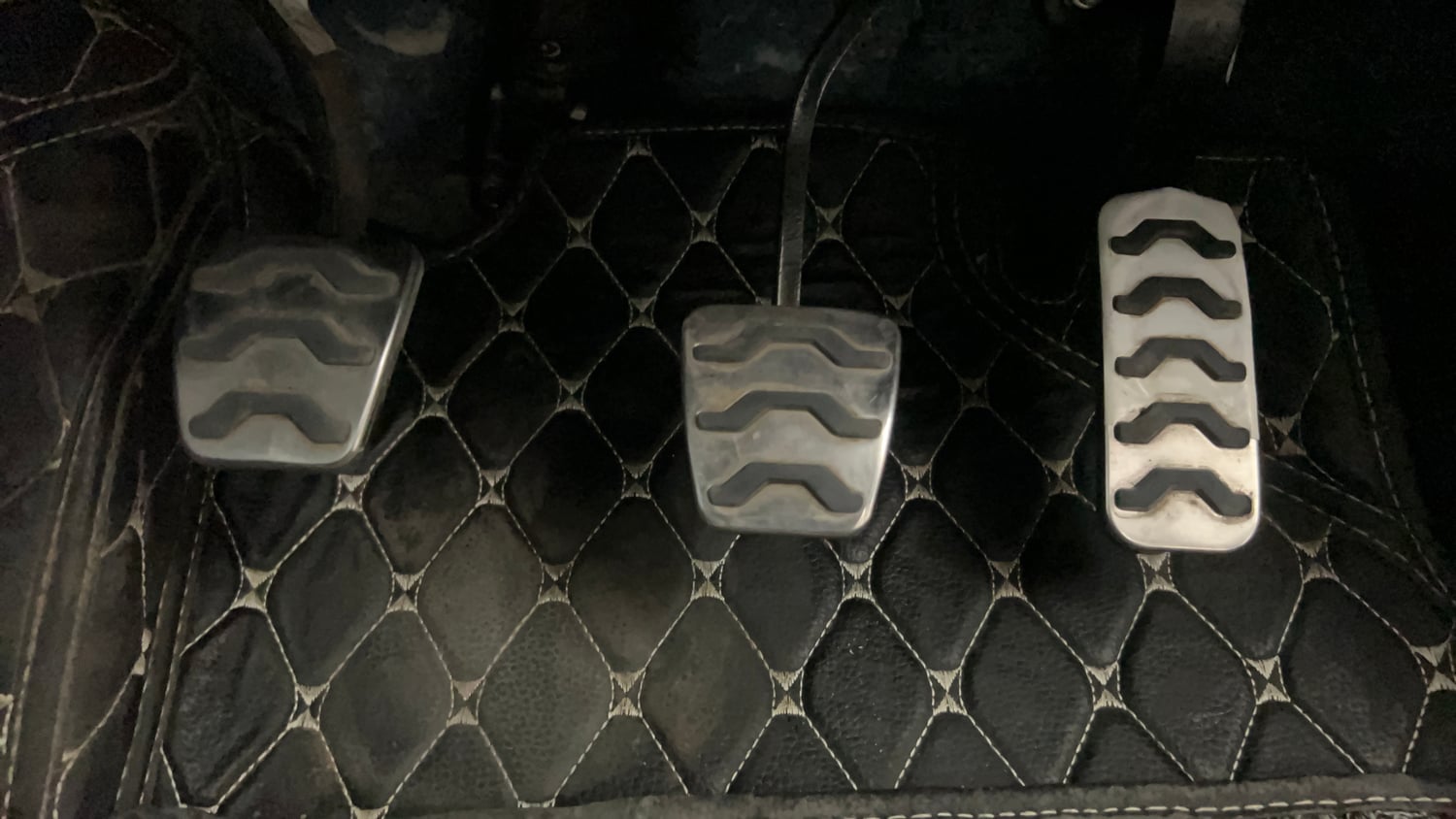 Used 2023 Hyundai Verna SX (O) 1.5 Turbo Petrol MT Petrol Manual interior PEDALS VIEW