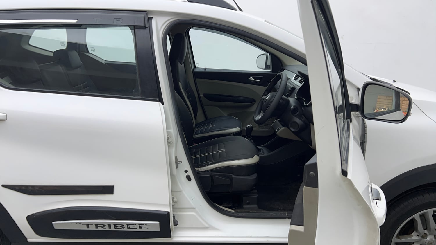 Used 2021 Renault Triber RXZ EASY-R AMT Petrol Automatic interior RIGHT SIDE FRONT DOOR CABIN VIEW