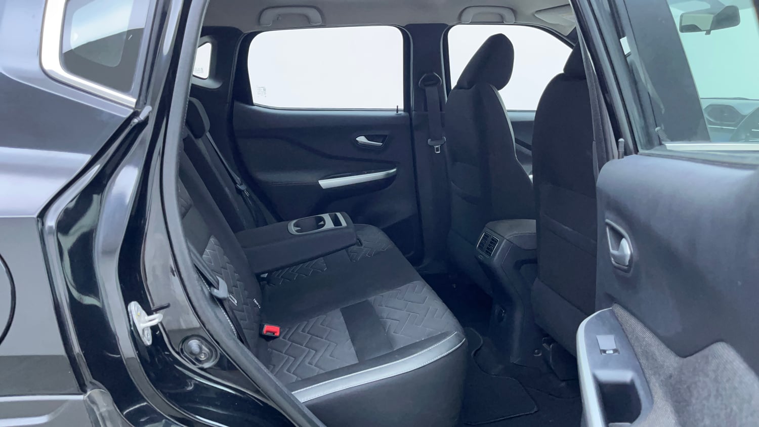 Used 2024 Nissan Magnite XV Premium (O)Turbo CVT Petrol Automatic interior RIGHT SIDE REAR DOOR CABIN VIEW