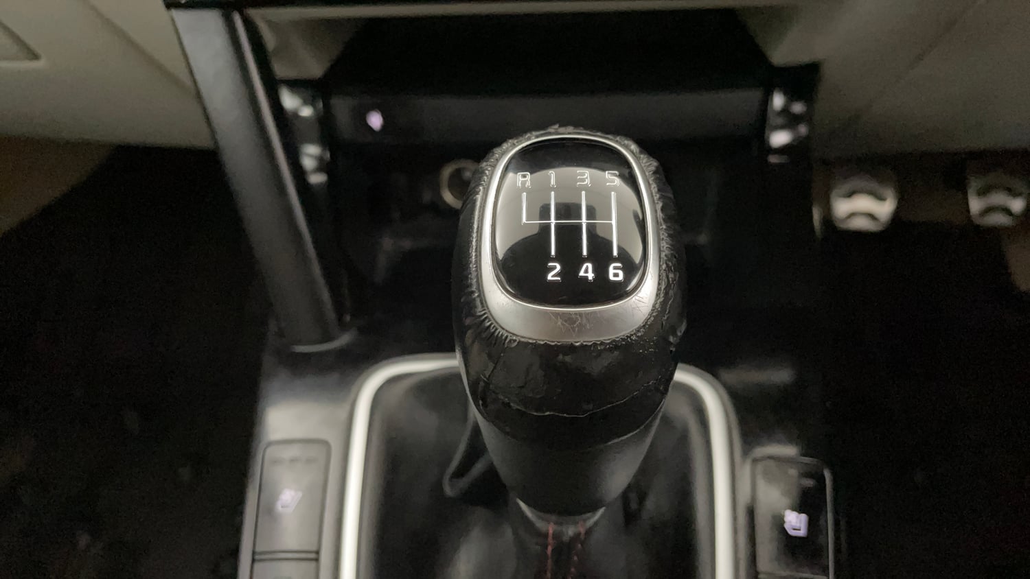 Used 2019 Kia Seltos GTX Plus 1.4 Petrol Manual interior GEAR  KNOB VIEW