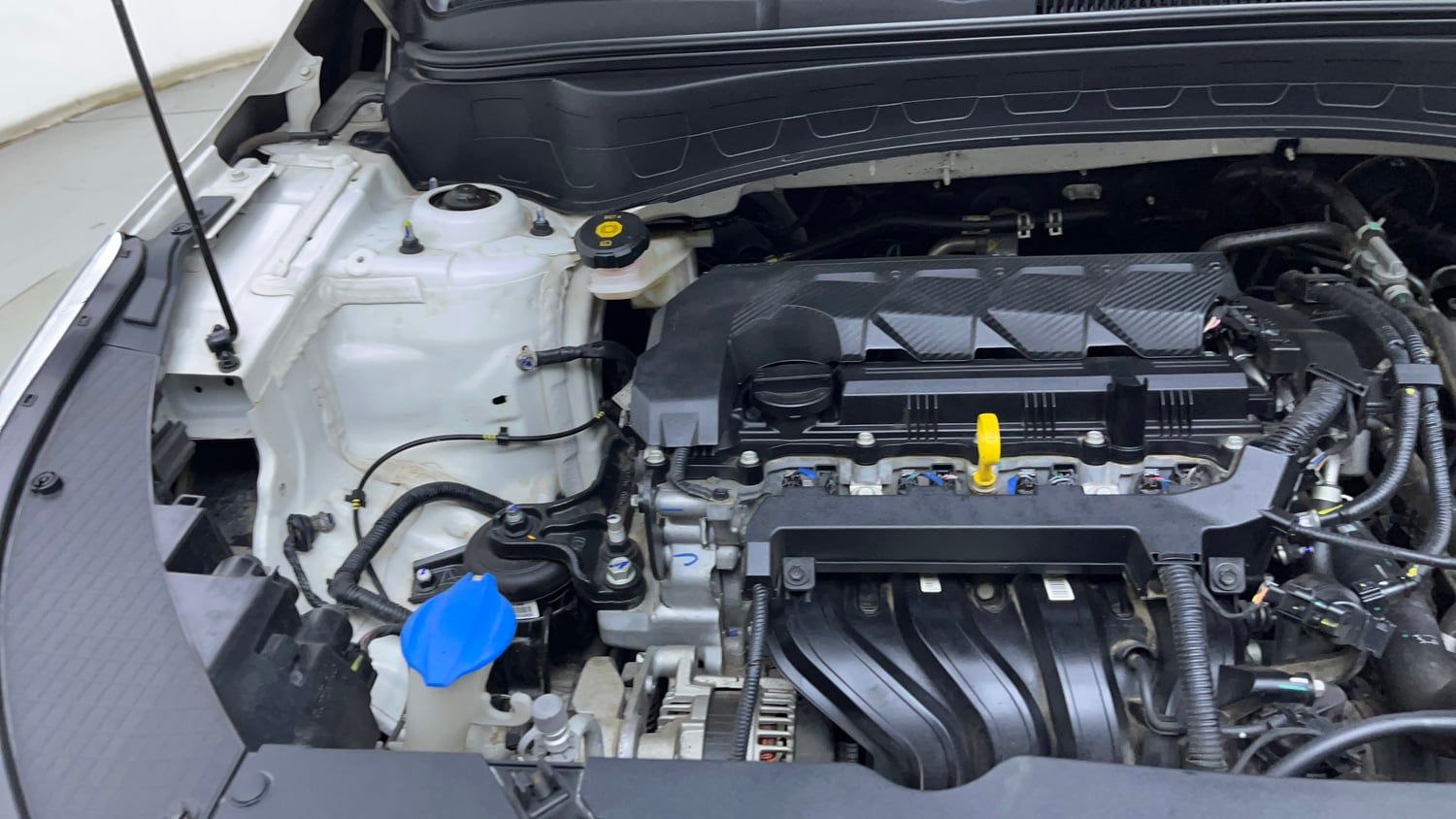 Used 2024 Kia Seltos HTX 1.5 Petrol MT Petrol Manual engine ENGINE RIGHT SIDE VIEW
