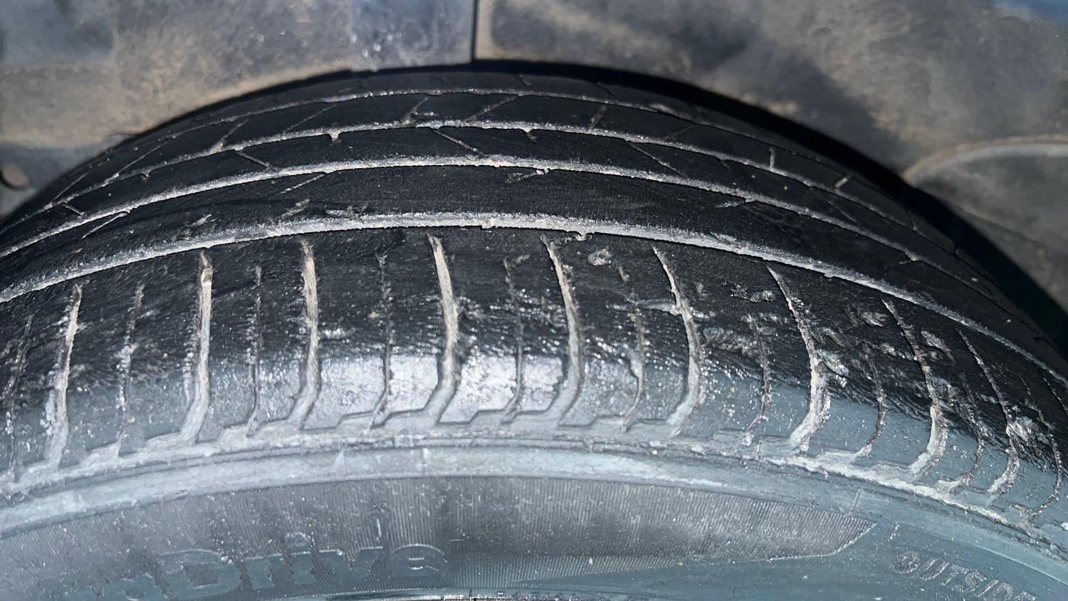 Used 2021 Hyundai i20 Asta 1.2 IVT Petrol Automatic tyres RIGHT REAR TYRE TREAD VIEW