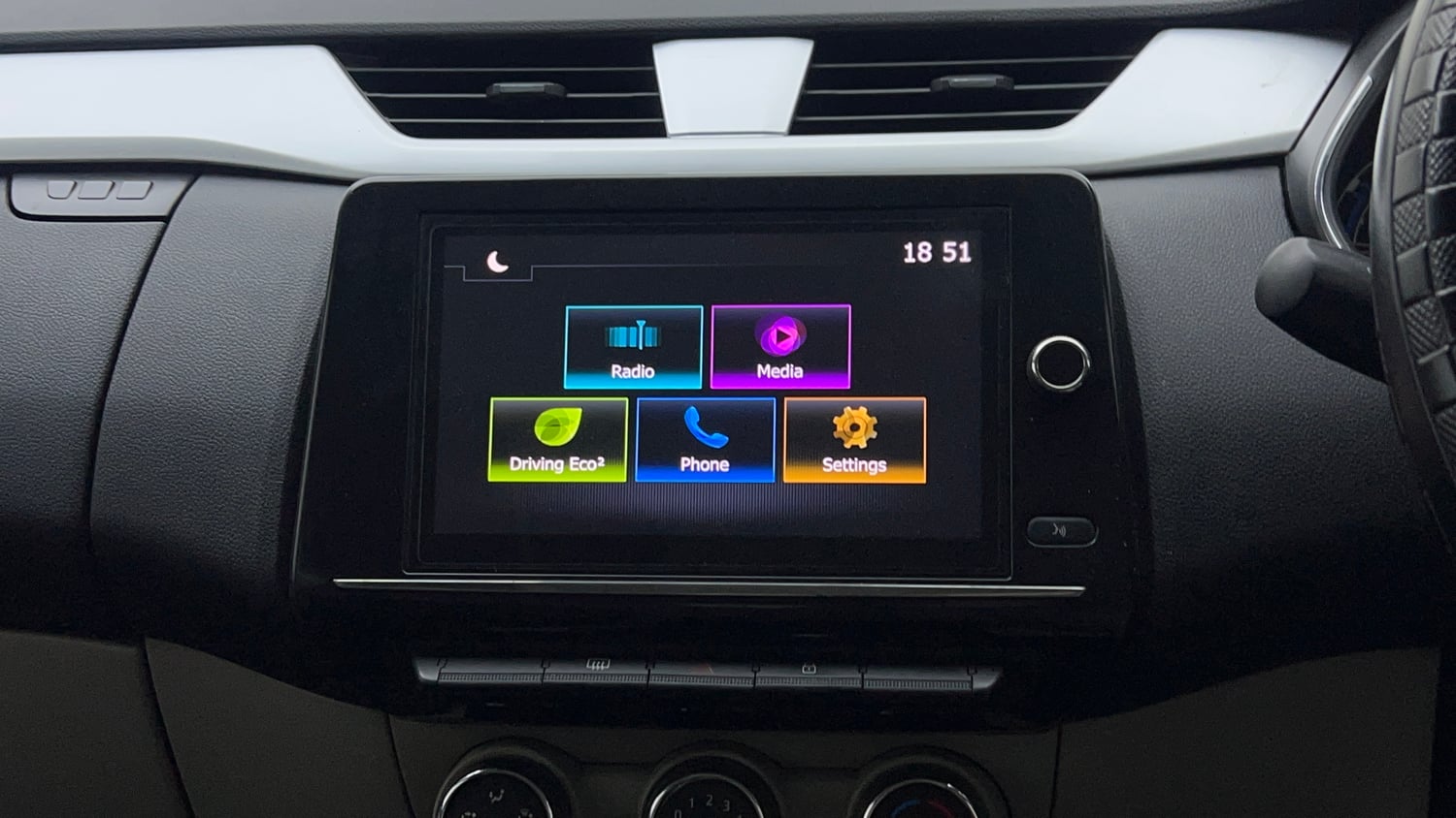 Used 2021 Renault Triber RXZ EASY-R AMT Petrol Automatic top_features Integrated (in-dash) music system
