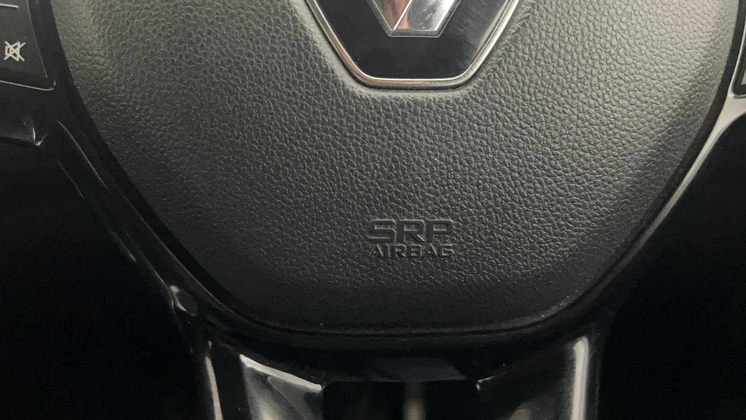 Used 2023 Renault Kiger RXZ AMT Dual Tone Petrol Automatic top_features Airbags