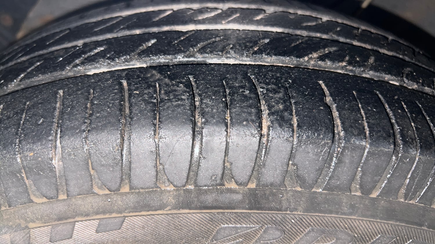 Used 2020 Hyundai Santro Asta Petrol Manual tyres LEFT FRONT TYRE TREAD VIEW