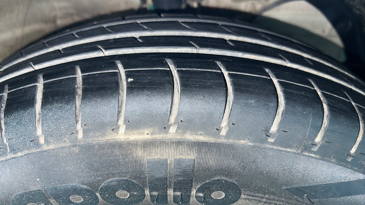 Used 2019 Maruti Suzuki Swift VXi Petrol Manual tyres RIGHT FRONT TYRE TREAD VIEW