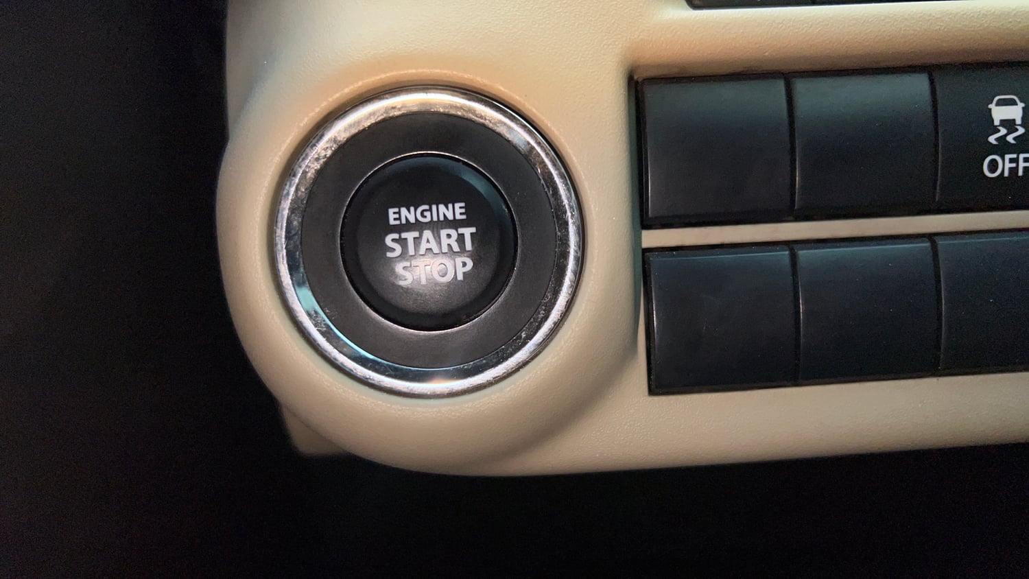 Used 2022 Toyota Glanza V AMT Petrol Automatic top_features Keyless start