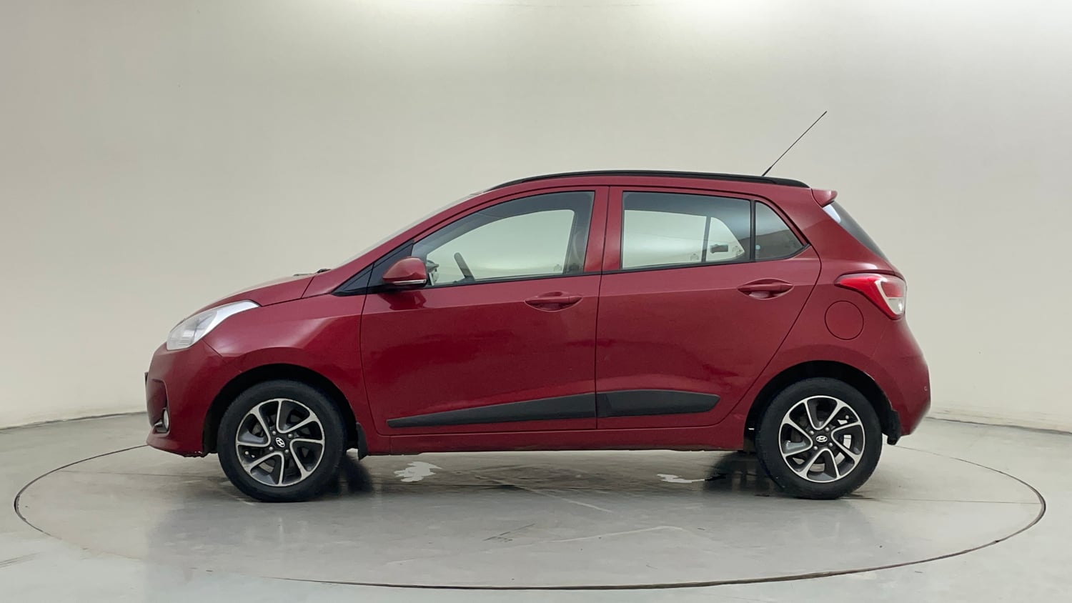 Used 2018 Hyundai Grand i10 Sportz AT 1.2 Kappa VTVT Petrol Automatic exterior LEFT SIDE VIEW