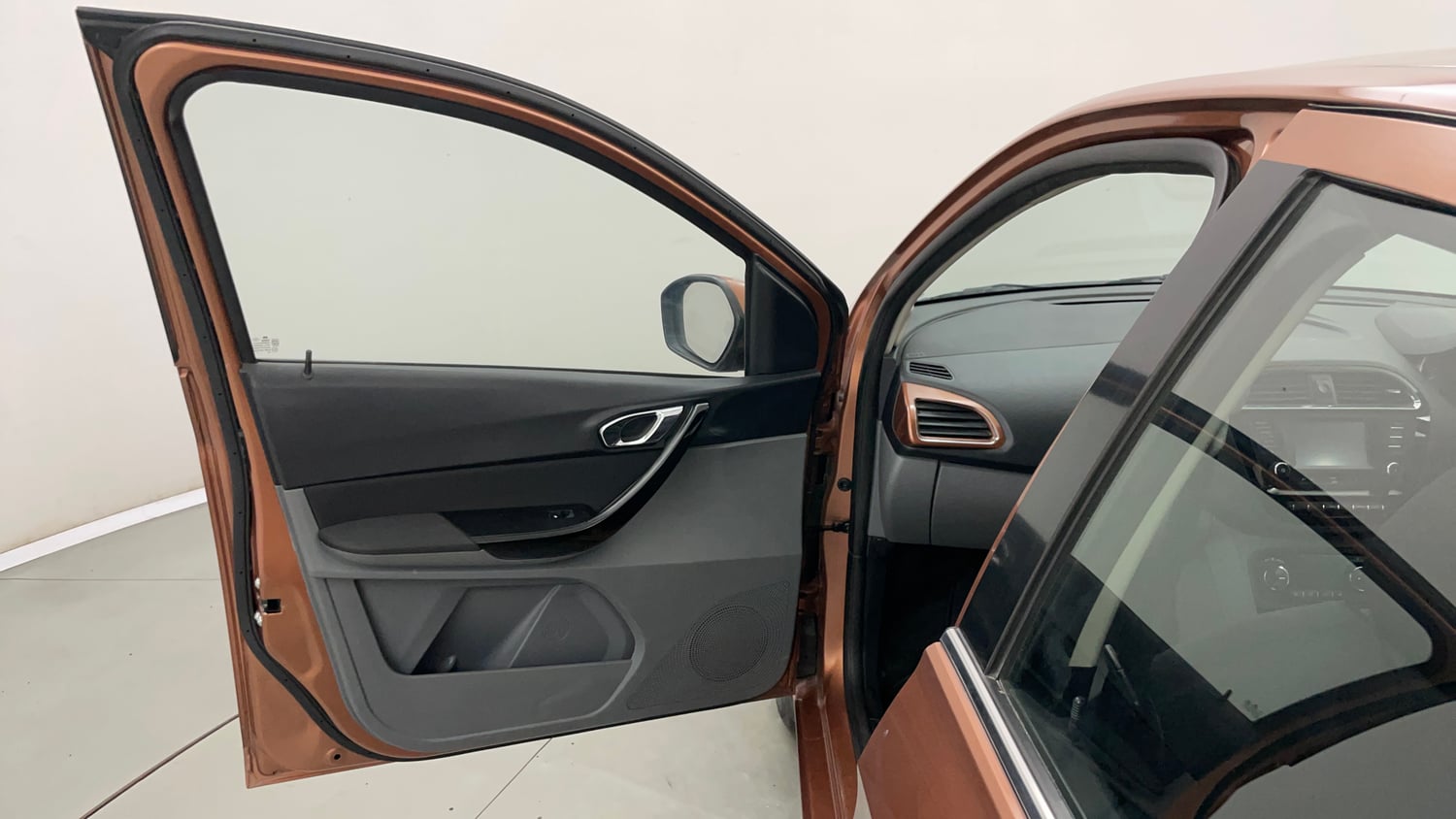 Used 2018 Tata Tigor Revotron XZ (O) Petrol Manual interior LEFT FRONT DOOR OPEN VIEW