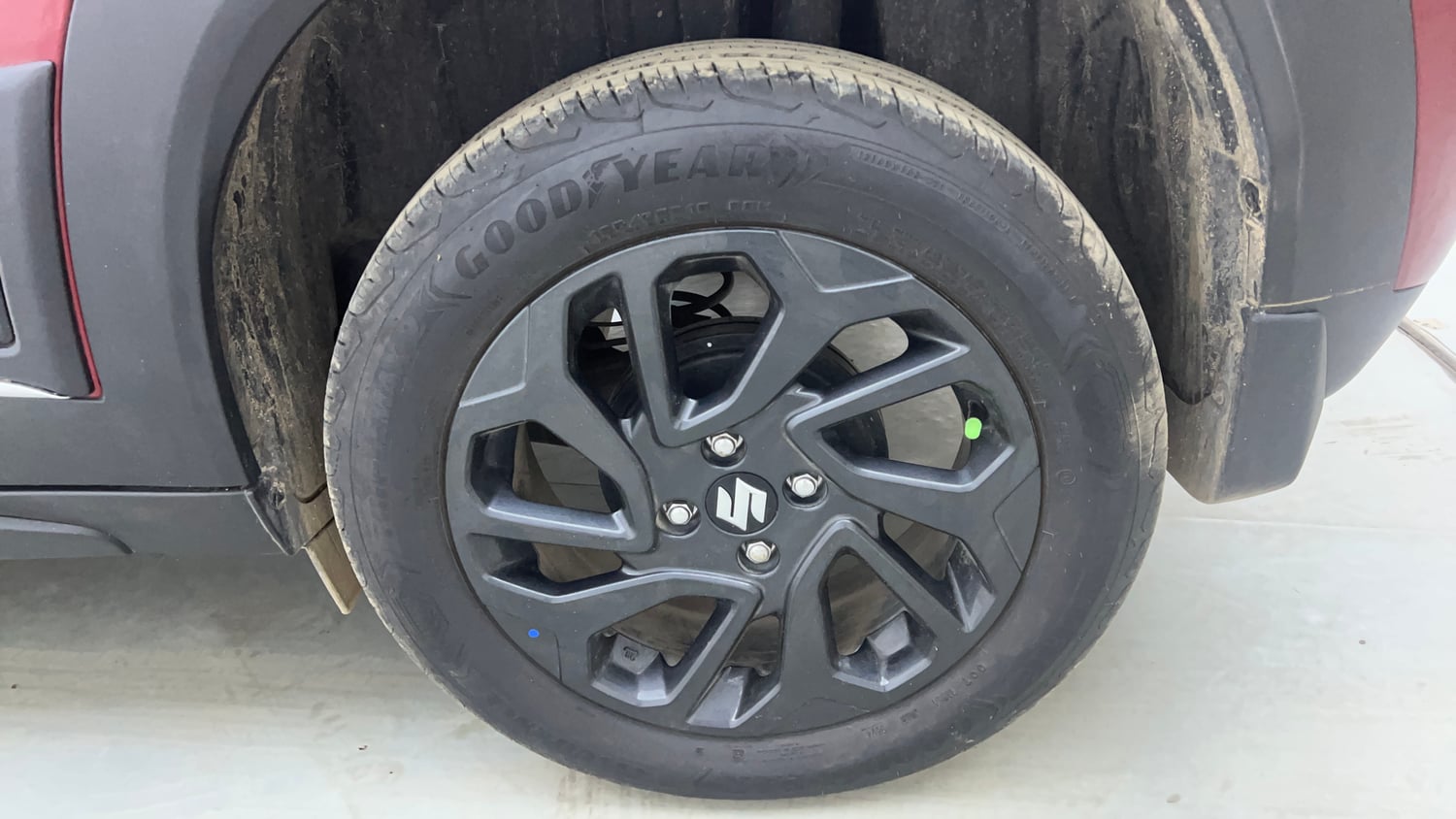 Used 2024 Maruti Suzuki Fronx Delta Plus (O) 1.2L MT Petrol Manual tyres LEFT REAR TYRE RIM VIEW