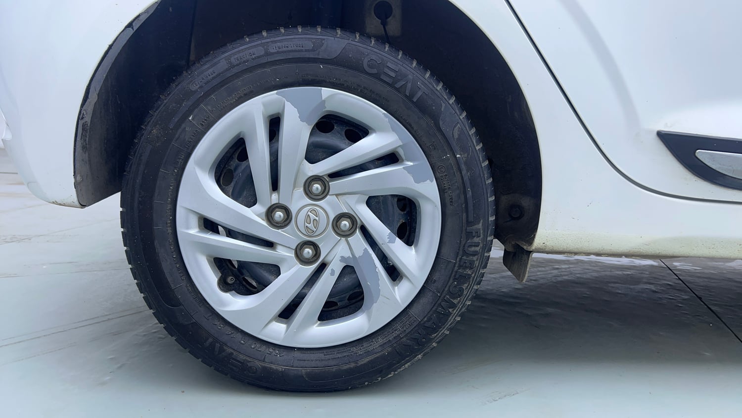 Used 2022 Hyundai Grand i10 Nios Magna 1.2 Kappa VTVT CNG Cng Manual tyres RIGHT REAR TYRE RIM VIEW