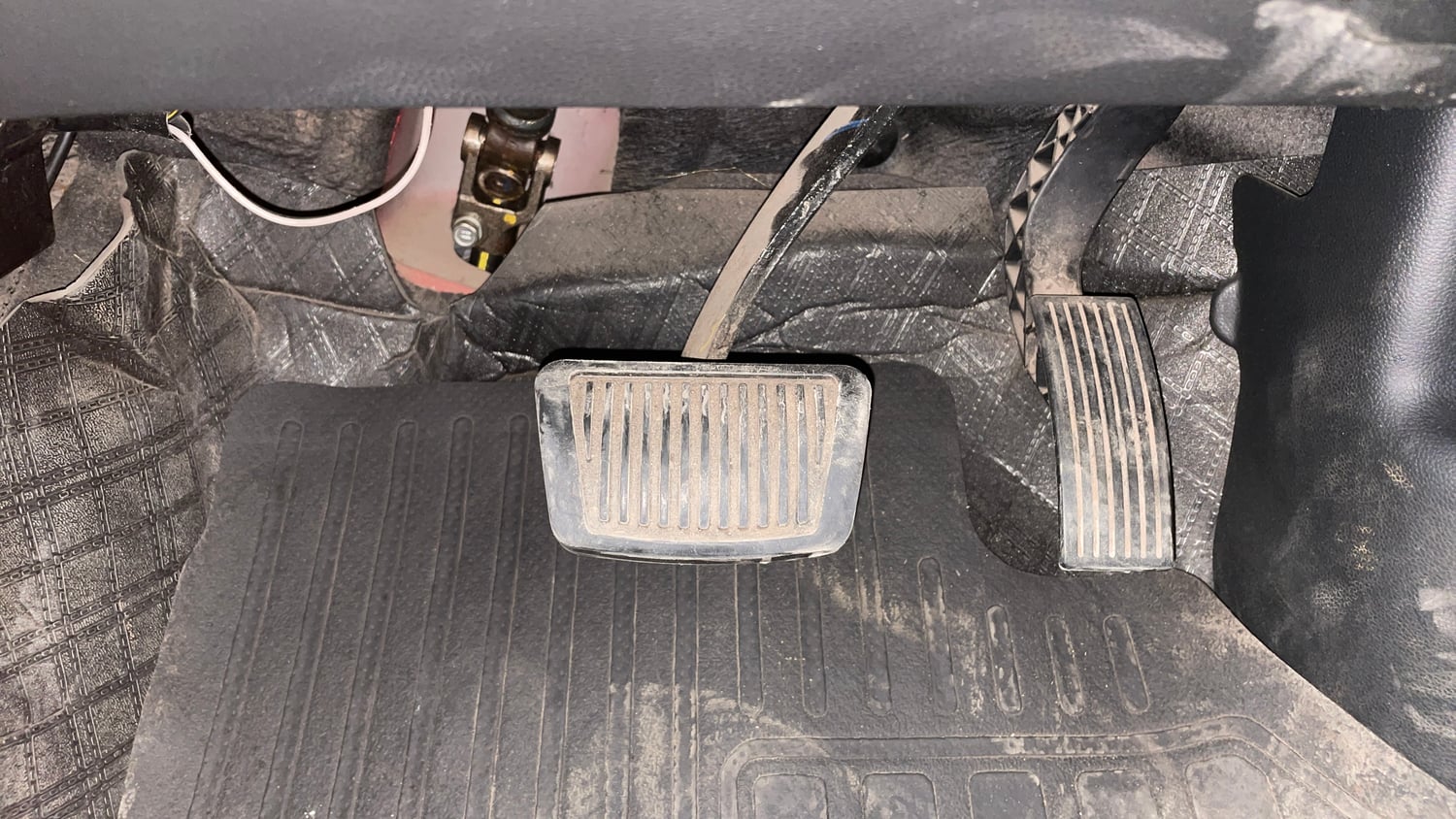 Used 2018 Hyundai Grand i10 Sportz AT 1.2 Kappa VTVT Petrol Automatic interior PEDALS VIEW