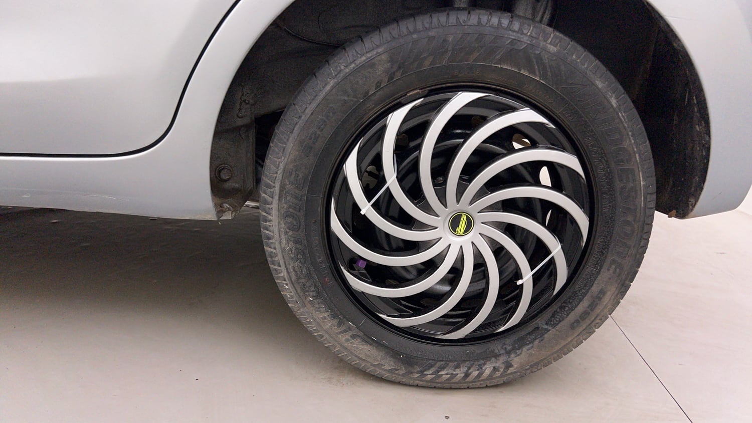 Used 2020 Hyundai Santro Asta Petrol Manual tyres LEFT REAR TYRE RIM VIEW