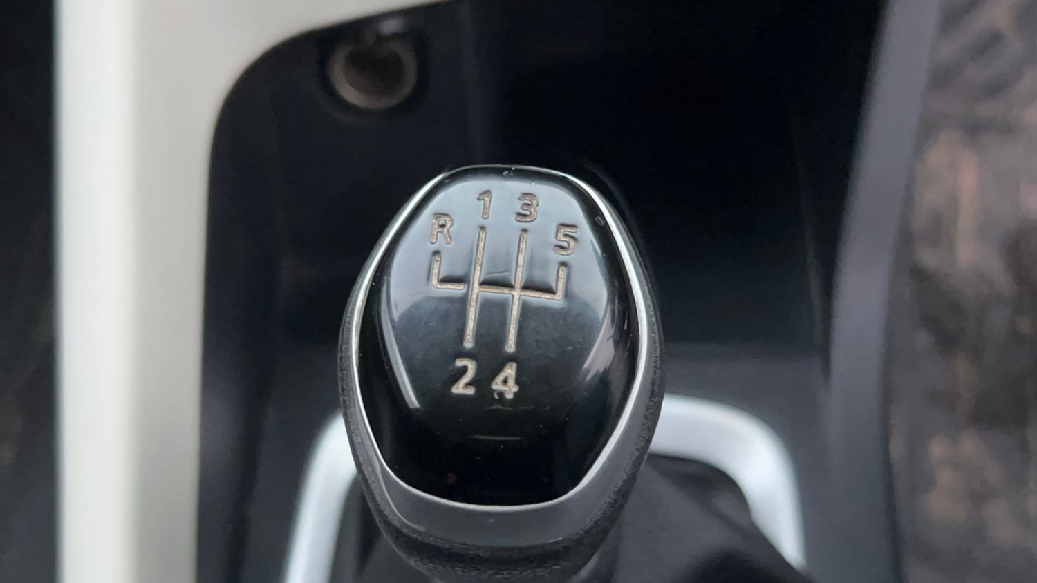 Used 2023 Nissan Magnite XL Petrol Manual interior GEAR  KNOB VIEW