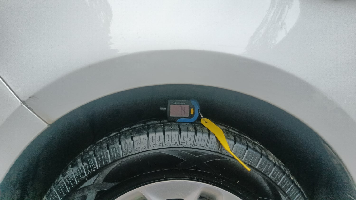 Used 2017 Ford Figo Trend 1.2 Ti-VCT Petrol Manual tyres LEFT FRONT TYRE TREAD VIEW