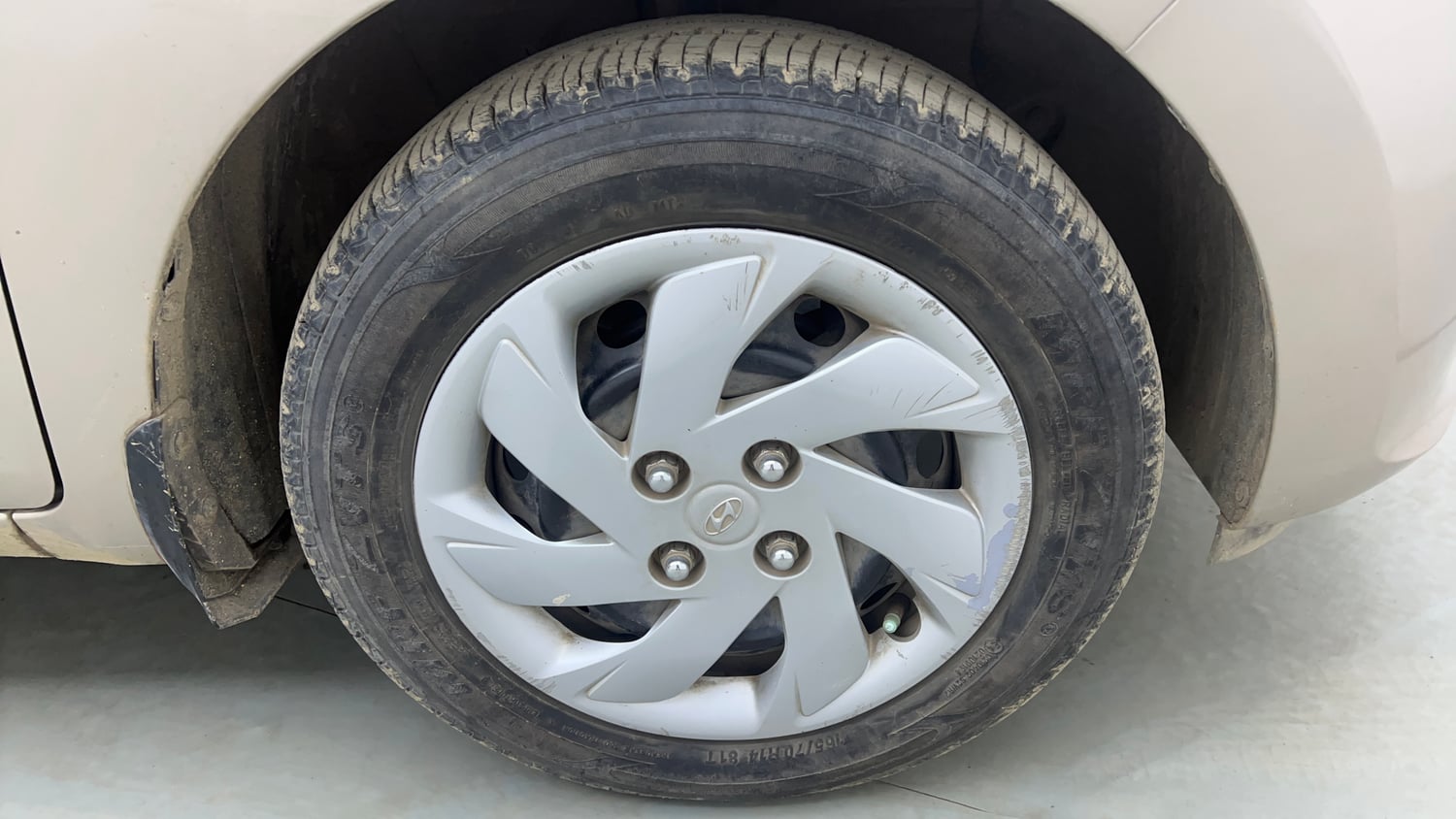 Used 2019 Hyundai Santro Sportz AMT Petrol Automatic tyres RIGHT FRONT TYRE RIM VIEW