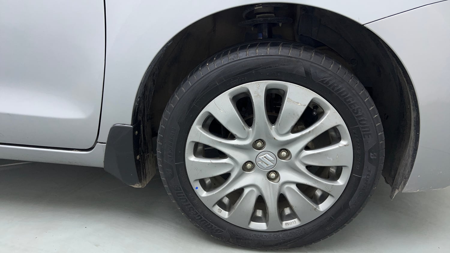 Used 2018 Maruti Suzuki Baleno Alpha 1.2 Petrol Manual tyres RIGHT FRONT TYRE RIM VIEW
