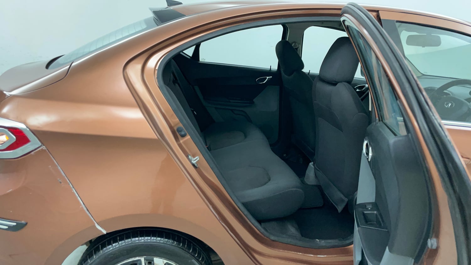 Used 2018 Tata Tigor Revotron XZ (O) Petrol Manual interior RIGHT SIDE REAR DOOR CABIN VIEW