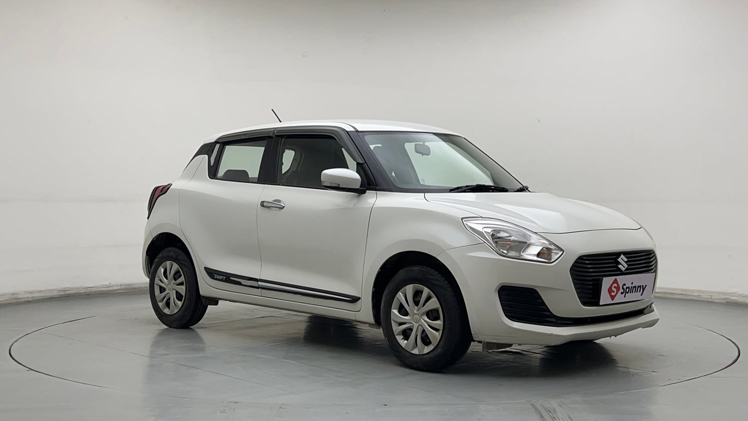 Used 2019 Maruti Suzuki Swift VXi Petrol Manual exterior RIGHT FRONT CORNER VIEW