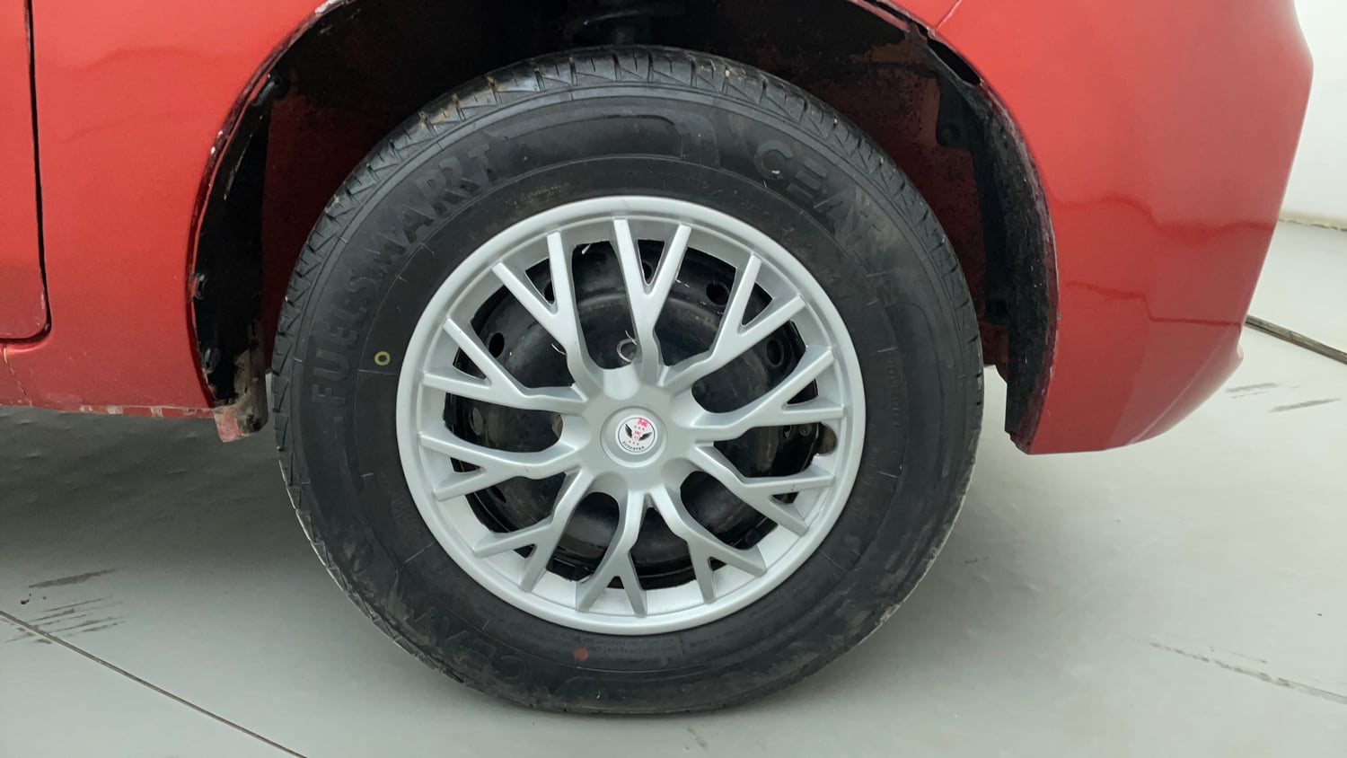 Used 2019 Maruti Suzuki Alto 800 VXi Petrol Manual tyres RIGHT FRONT TYRE RIM VIEW