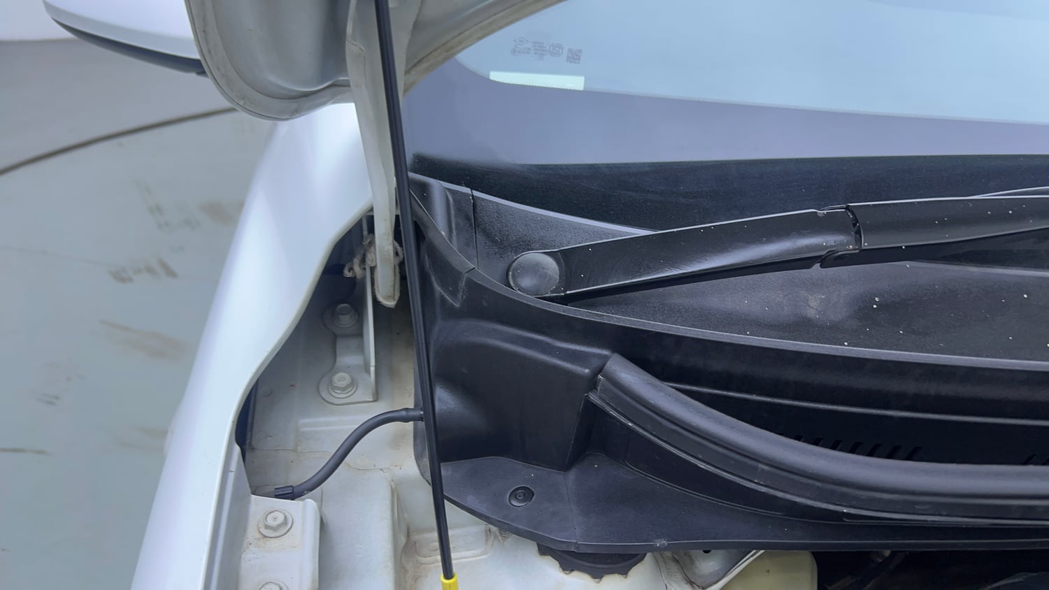 Used 2022 Hyundai Grand i10 Nios Magna 1.2 Kappa VTVT CNG Cng Manual engine ENGINE RIGHT SIDE HINGE & APRON VIEW