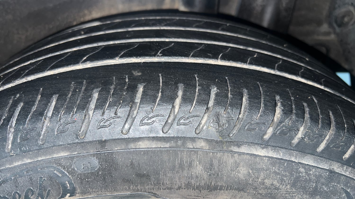 Used 2022 Kia Sonet HTX Plus 1.5 Diesel Manual tyres LEFT REAR TYRE TREAD VIEW