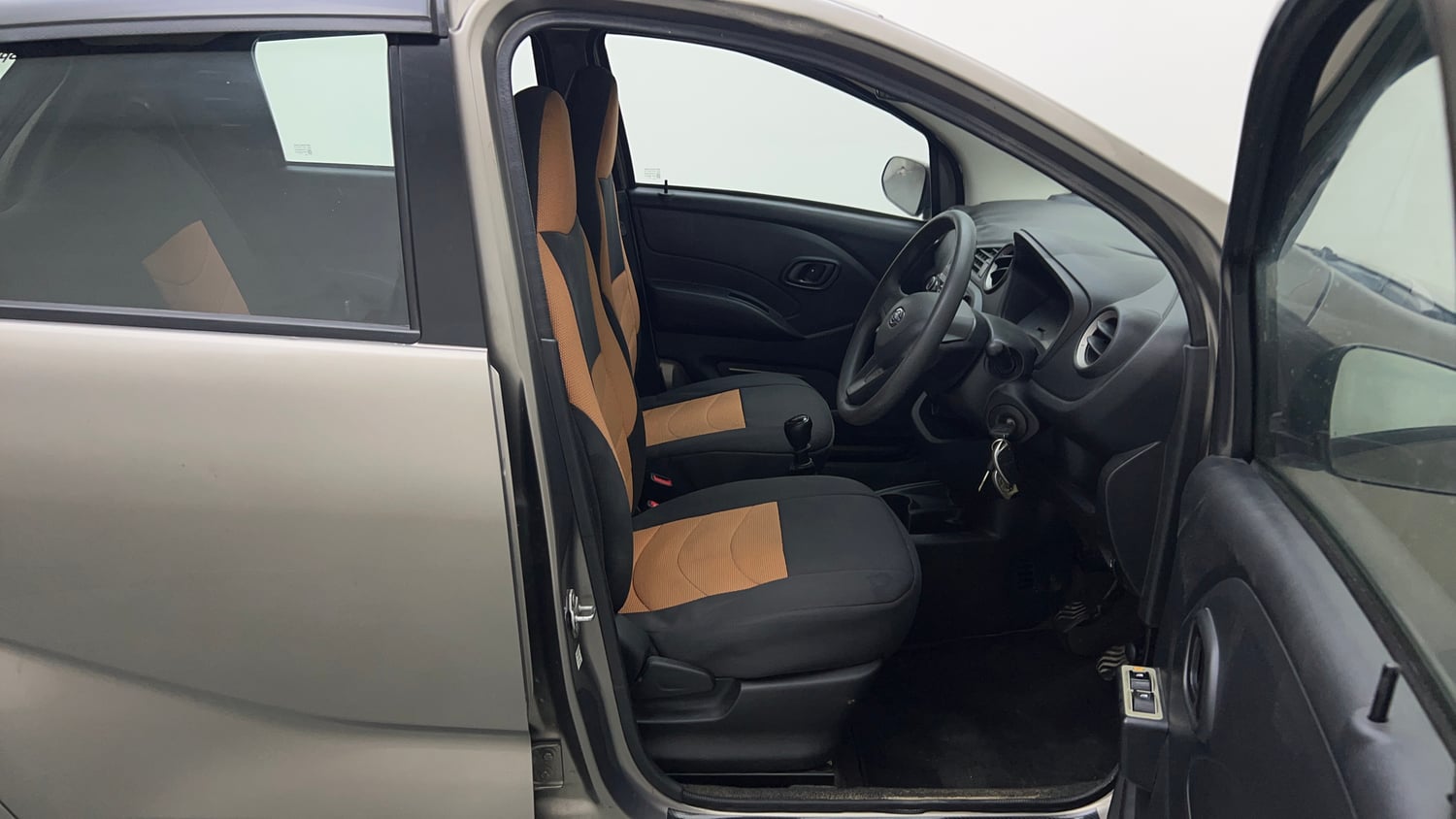 Used 2018 Datsun Redi-GO A Petrol Manual interior RIGHT SIDE FRONT DOOR CABIN VIEW