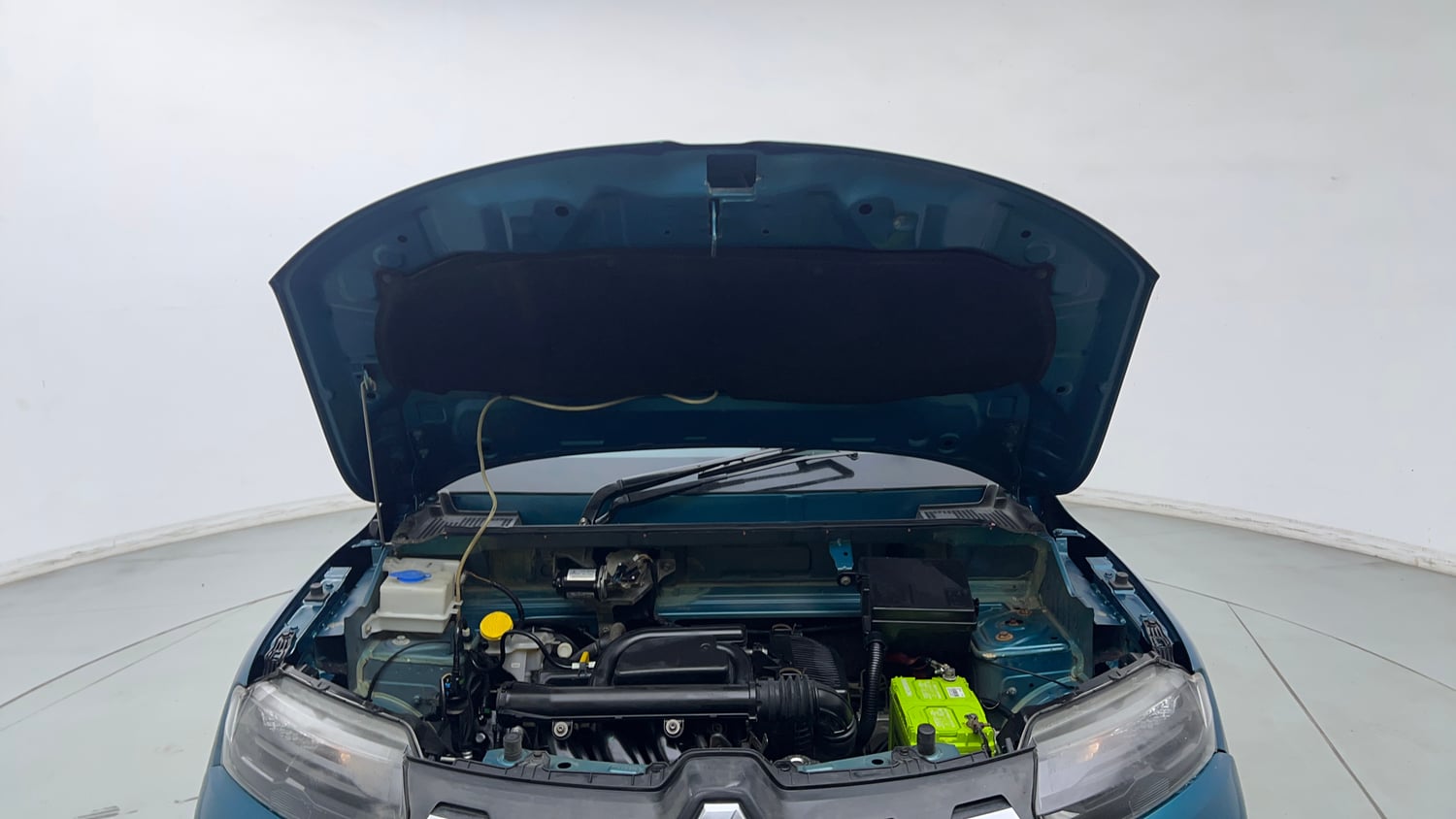 Used 2020 Renault Kwid Neotech RXL Petrol Manual engine ENGINE & BONNET OPEN FRONT VIEW