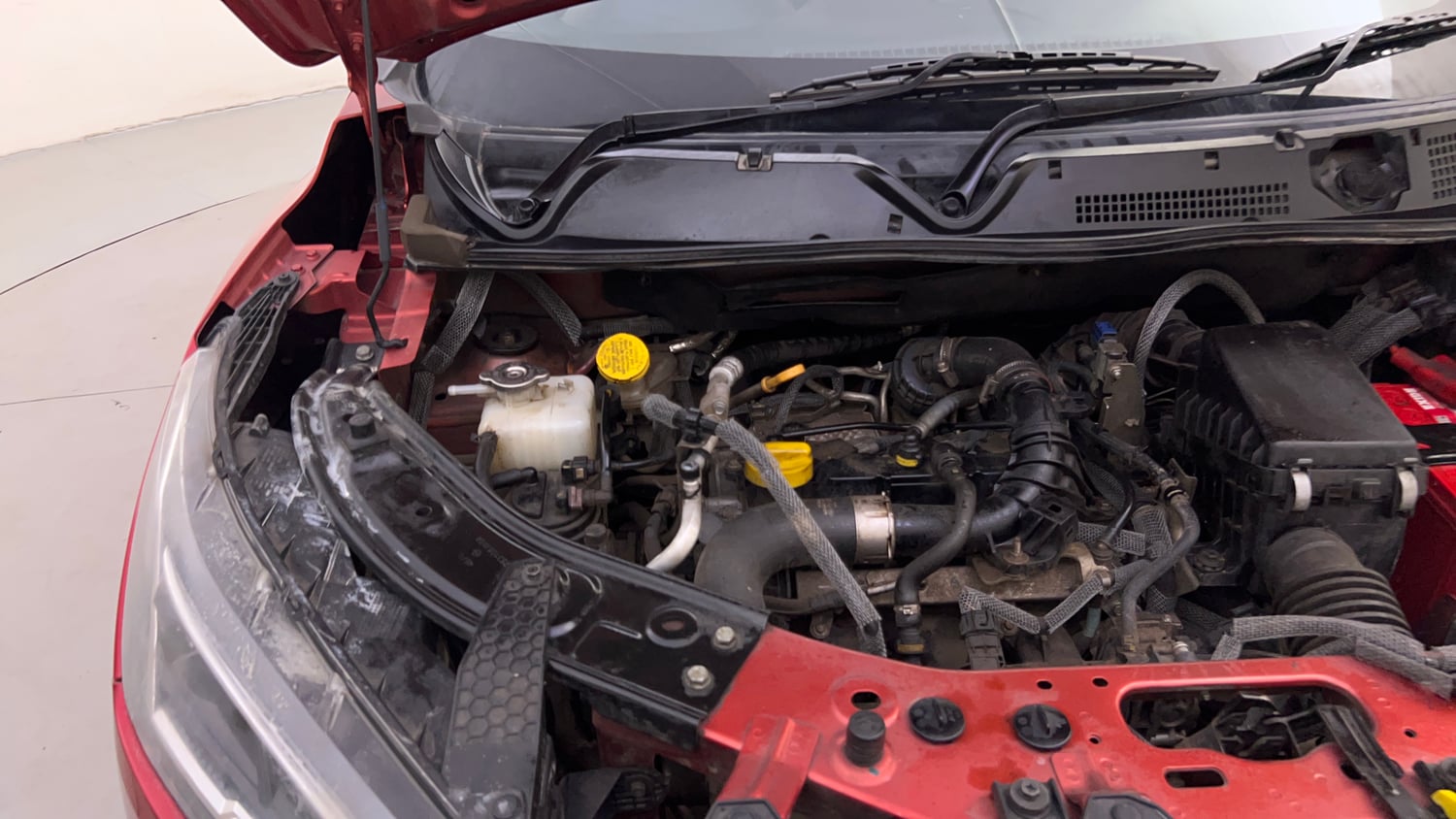 Used 2023 Nissan Magnite XV Premium Turbo CVT Petrol Automatic engine ENGINE RIGHT SIDE HINGE & APRON VIEW