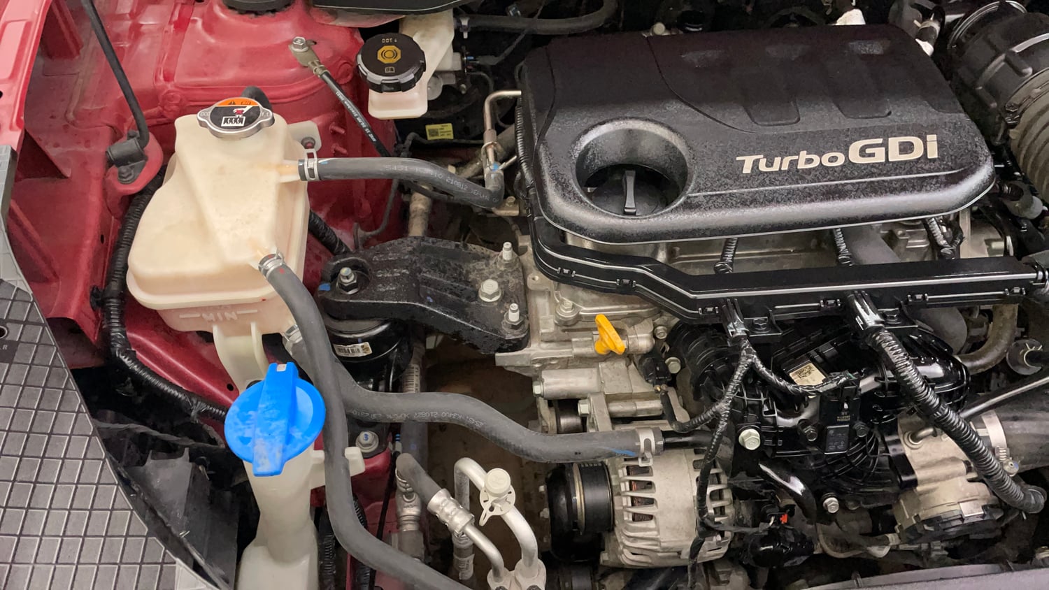 Used 2022 Hyundai Venue SX 1.0 Turbo Petrol Manual engine ENGINE RIGHT SIDE VIEW