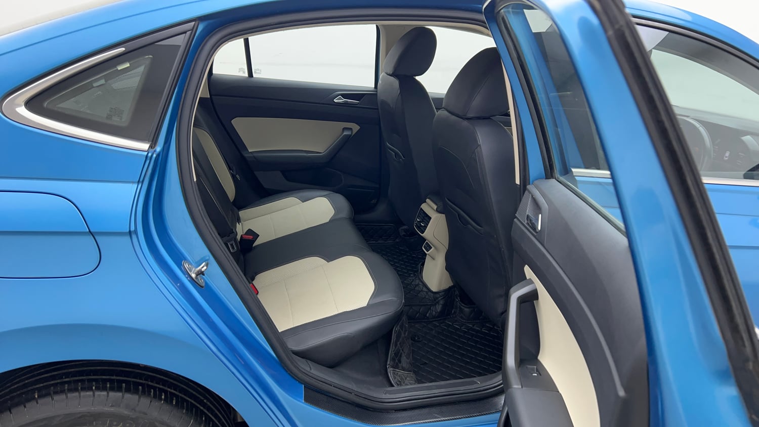 Used 2022 Skoda Slavia Style 1.5L TSI DSG Petrol Automatic interior RIGHT SIDE REAR DOOR CABIN VIEW