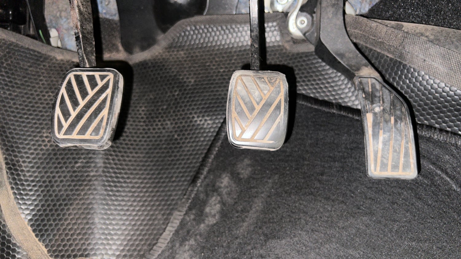 Used 2014 Maruti Suzuki Swift VXi Petrol Manual interior PEDALS VIEW